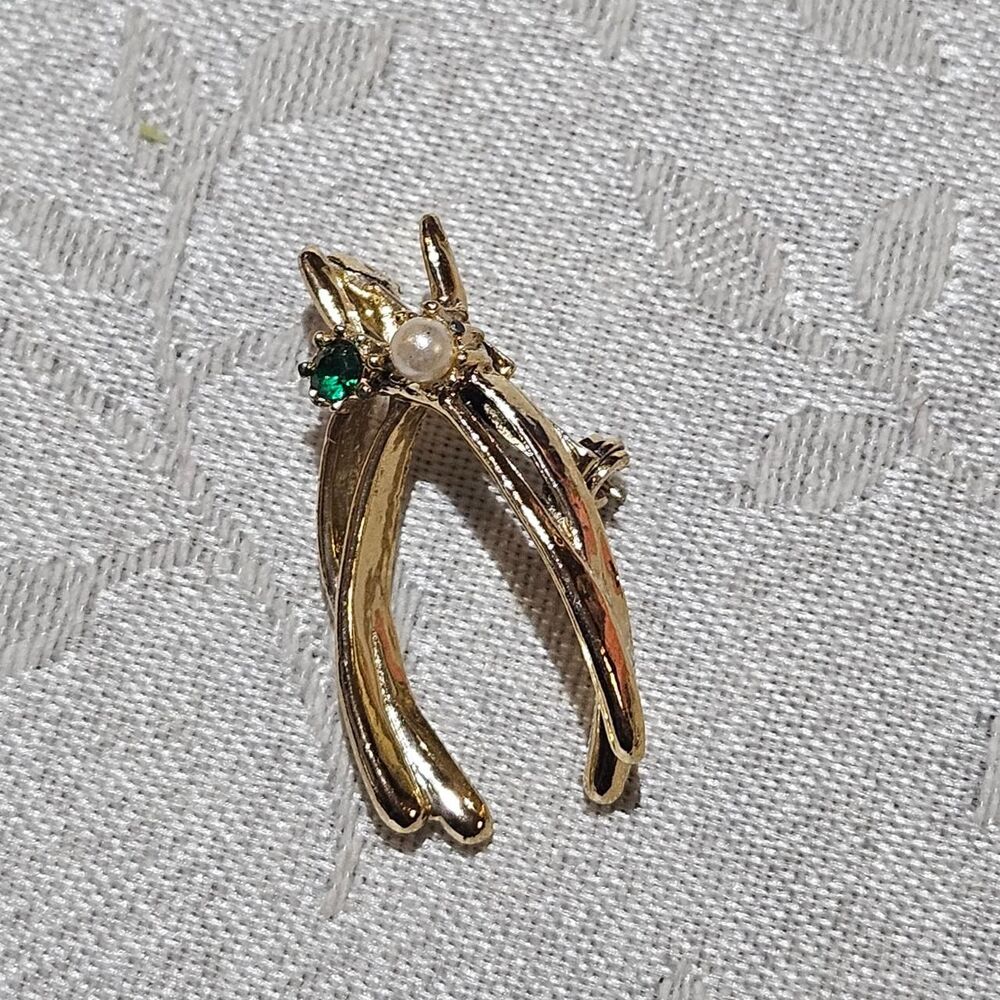 vintage whimsical good luck double wishbone gold tone faux pearl brooch